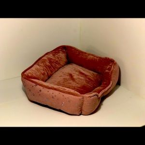 Pink star print pet bed